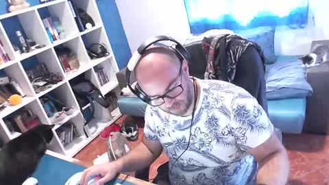 ravingr3d3 online show from 10.23.25