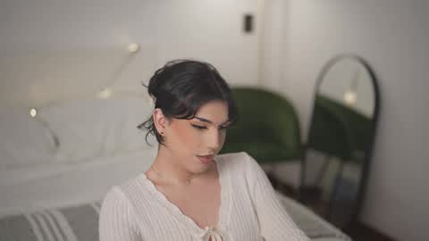 Rayvens online show from 11.25.25