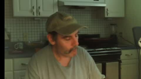 Snapshot of raylene4u2 chatting on 07.04.26 Ray online show from 07.04.26