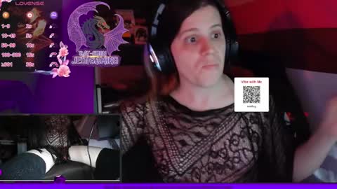 Snapshot of raysuon chatting on 12.20.24 Rae-Suon online show from 12.20.24