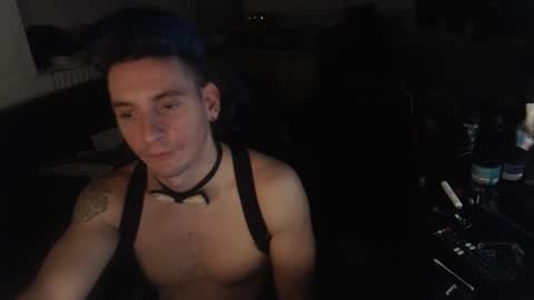 Snapshot of rayzel31 chatting on 11.30.25 Rayzel online show from 11.30.25