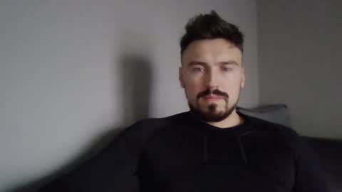 Snapshot of razvan27h chatting on 12.18.25 Razvan27h online show from 12.18.25
