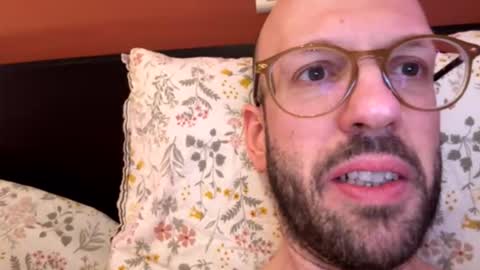 HugeSecret online show from 02.01.26