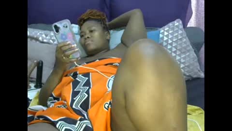 Snapshot of realsweetheart chatting on 02.11.26 REAL1SWEETHEART online show from 02.11.26