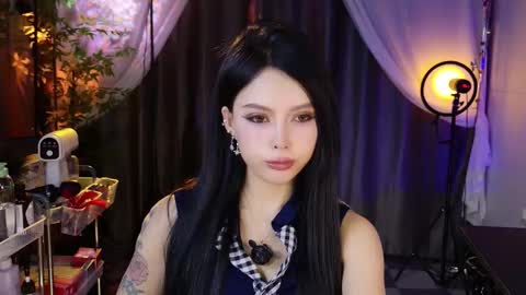 reaowna___ online show from 12.13.25