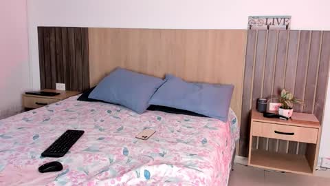 Snapshot of rebeca_cortez1 chatting on 11.10.25 I invite you to my birthday on November 3th online show from 11.10.25