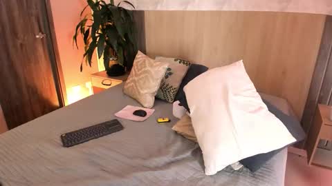 I invite you to my birthday on November 3th  online show from 03.10.26