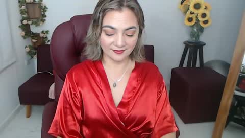 Snapshot of rebeca_milf chatting on 05.17.26 REBECA online show from 05.17.26