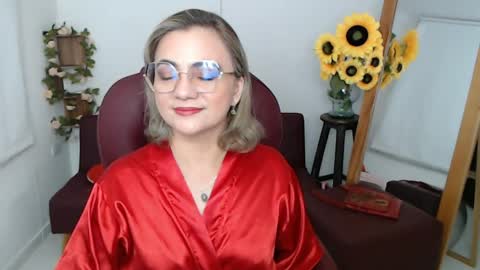 Snapshot of rebeca_milf chatting on 05.30.26 REBECA online show from 05.30.26