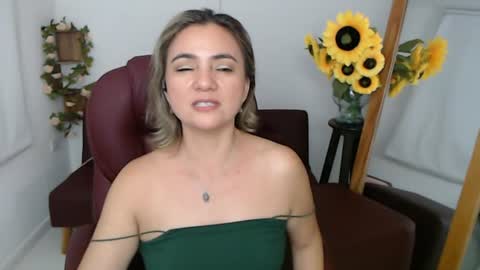 Snapshot of rebeca_milf chatting on 07.14.26 REBECA online show from 07.14.26