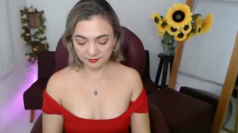 Snapshot of rebeca_milf chatting on 07.19.26 REBECA online show from 07.19.26