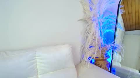 Rebeca Williams online show from 02.18.25