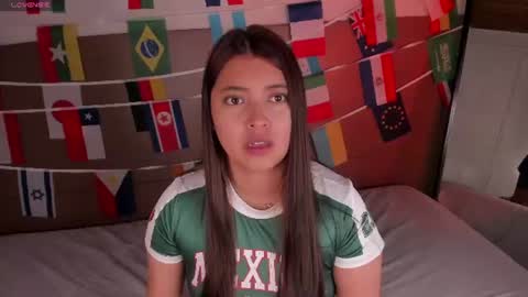 Snapshot of rebeca_williams_ chatting on 06.18.26 Rebeca Williams online show from 06.18.26