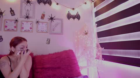 Snapshot of rebecah_1 chatting on 10.15.25 Rebeca  online show from 10.15.25