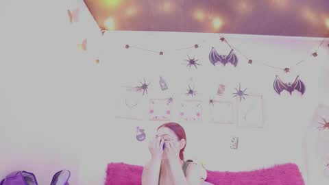 Snapshot of rebecah_1 chatting on 10.16.25 Rebeca  online show from 10.16.25