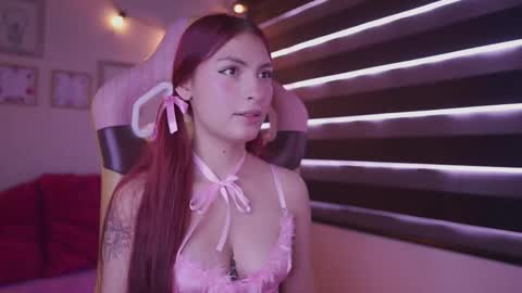 Snapshot of rebecah_1 chatting on 11.11.25 Rebeca online show from 11.11.25