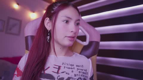 Snapshot of rebecah_1 chatting on 11.19.25 Rebeca online show from 11.19.25