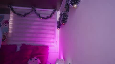 Snapshot of rebecah_1 chatting on 12.14.25 Rebeca online show from 12.14.25