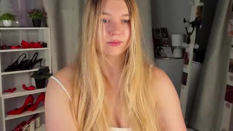 Snapshot of rebecca_____ chatting on 10.13.25 rebecca_____ online show from 10.13.25