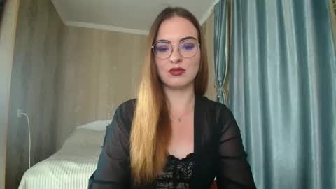 Snapshot of rebecca_ccaa chatting on 09.11.25 Rebecca online show from 09.11.25