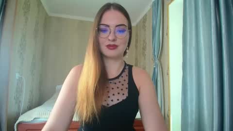 Snapshot of rebecca_ccaa chatting on 09.13.25 Rebecca online show from 09.13.25