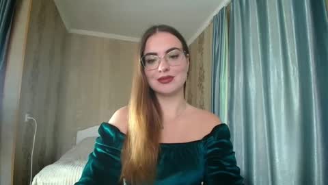 Snapshot of rebecca_ccaa chatting on 10.03.25 Rebecca online show from 10.03.25