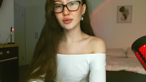 Snapshot of rebecca_demure18 chatting on 01.09.25 Lets talk here 33. online show from 01.09.25