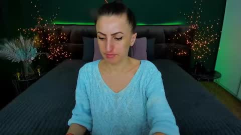 Snapshot of rebecca_diamonds chatting on 02.11.25 rebecca_diamonds online show from 02.11.25