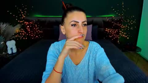 Snapshot of rebecca_diamonds chatting on 11.20.25 rebecca_diamonds online show from 11.20.25