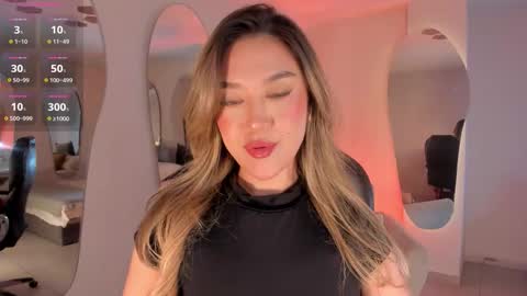 Snapshot of rebeccahudson_ chatting on 10.22.25 Rebe online show from 10.22.25