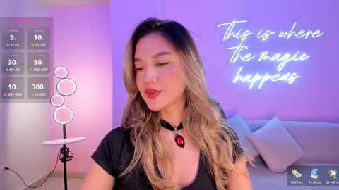 Snapshot of rebeccahudson_ chatting on 10.25.25 Rebe online show from 10.25.25