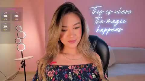 Snapshot of rebeccahudson_ chatting on 10.30.25 Rebe online show from 10.30.25