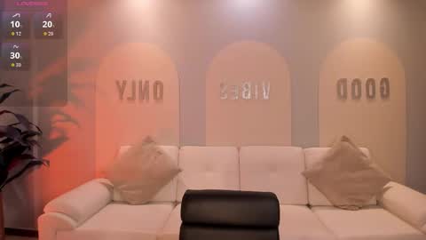 Snapshot of rebeccahudson_ chatting on 11.21.25 Rebe online show from 11.21.25