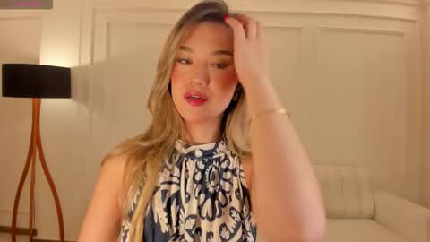 Snapshot of rebeccahudson_ chatting on 11.23.25 Rebe online show from 11.23.25