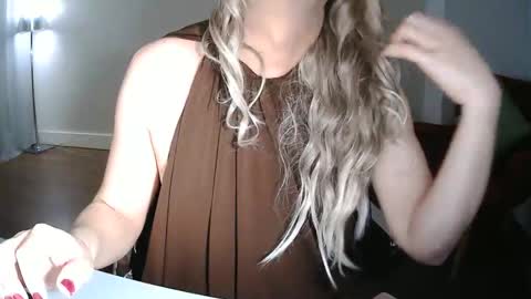 Snapshot of rebeccasoftly chatting on 01.15.26 Nadiahorny online show from 01.15.26