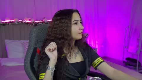 Snapshot of rebeckathornton chatting on 12.15.25 rebeckathornton online show from 12.15.25