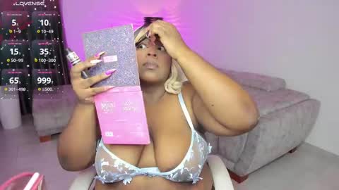 Snapshot of rebeka_spencer chatting on 02.12.25 rebeka online show from 02.12.25