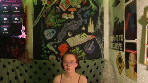 Snapshot of reborn_elf chatting on 11.27.25 Lara online show from 11.27.25