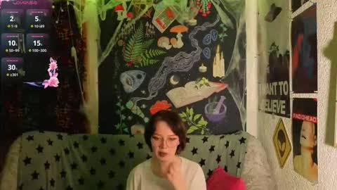 Snapshot of reborn_elf chatting on 11.28.25 Lara online show from 11.28.25