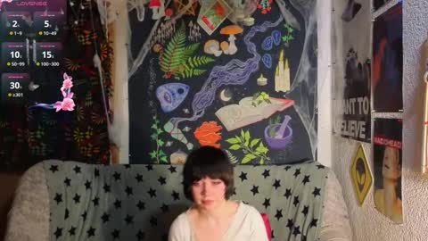 Snapshot of reborn_elf chatting on 12.17.25 Lara online show from 12.17.25