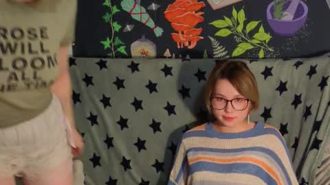 Snapshot of reborn_elf chatting on 12.18.25 Lara online show from 12.18.25