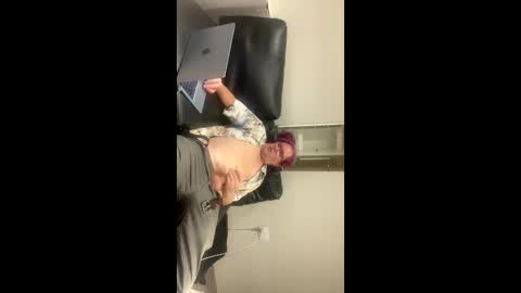 Snapshot of recordplayerer chatting on 09.17.25 Musical Genius online show from 09.17.25