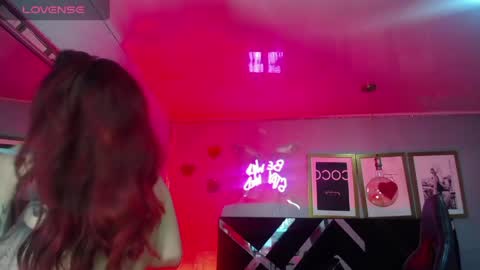 Snapshot of red_bunny_v chatting on 06.02.26 Hi Stream 800am to 200pm online show from 06.02.26