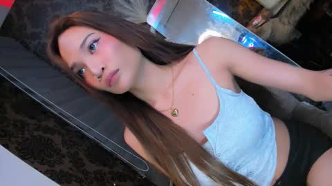 Snapshot of red_linn chatting on 09.10.25 danika linn online show from 09.10.25