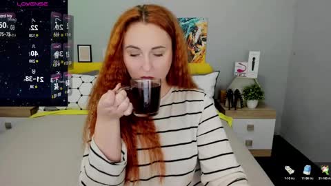 Snapshot of red_naughtyfox chatting on 01.10.25 Lessy Fox online show from 01.10.25