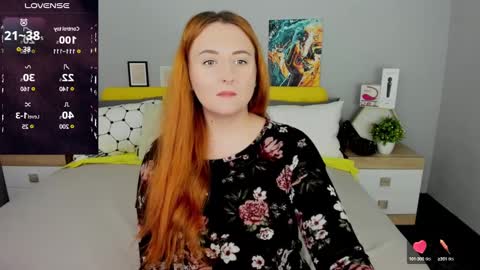 Snapshot of red_naughtyfox chatting on 03.08.25 Lessy Fox online show from 03.08.25