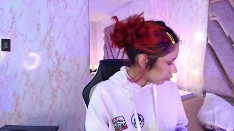 Snapshot of red_pandaa chatting on 01.10.26 red_pandaa online show from 01.10.26