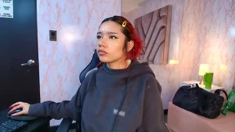 Snapshot of red_pandaa chatting on 02.01.26 red_pandaa online show from 02.01.26