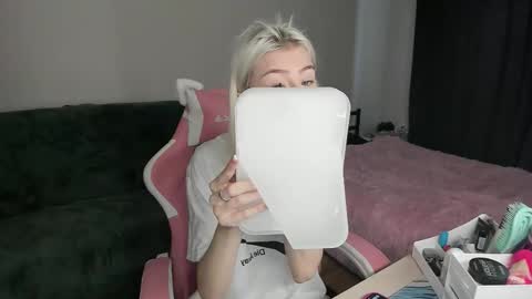 Erika online show from 11.26.25