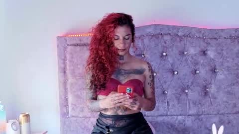 Snapshot of red_savage_ chatting on 12.22.25 Instagram Valerie yourdream online show from 12.22.25